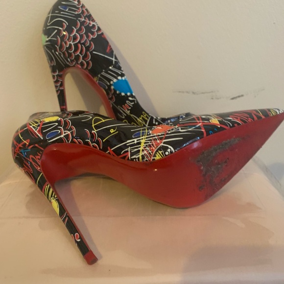 Shoes - Picture 3 of 4